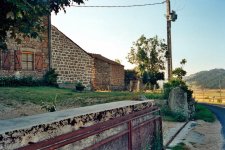 Jardins aux Estrets, premire apparition de la Bte prs d'habitations - copyright Alain BONET