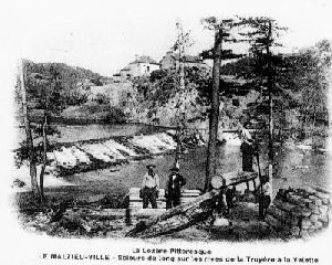 Scieurs de long au bord de la Truyre