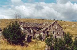 ...se tourne et devient ferme ou chteau